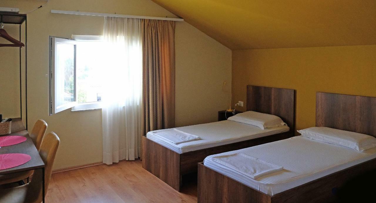 Apartament Friends Terrace Tirana Zewnętrze zdjęcie